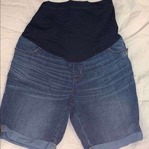Maternity shorts